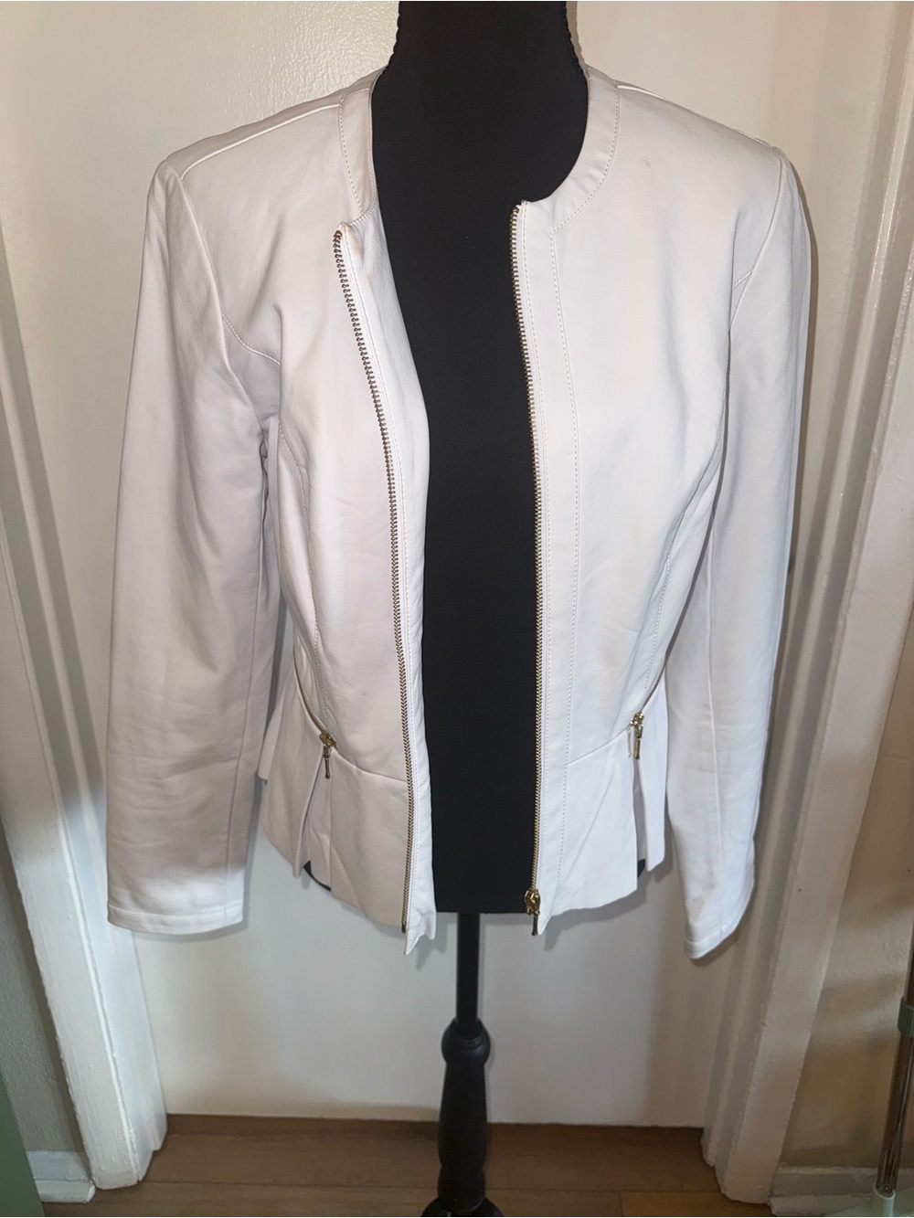 INC International Concepts White Faux Leather Peplum Jacket Size M Gold Zip